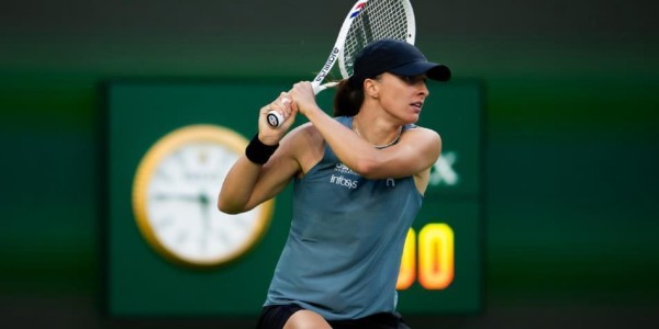 JiuyouSports-女单最意外比赛诞生！斯瓦泰克送蛋横扫火娃，追平两大名宿纪录