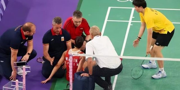 九游体育下载-74万一刀两断！何冰娇的羽球人生就此定格 出国打球或是她的选项|国羽|银牌|江苏|体育局|巴黎奥运会_新浪体育_新浪新闻