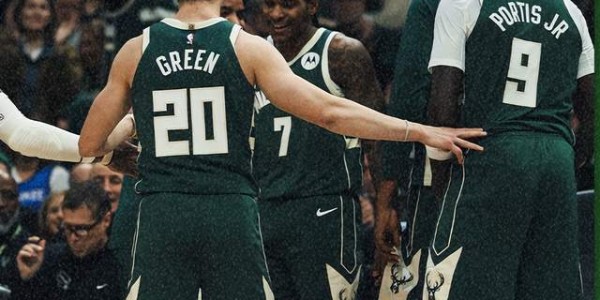 九游体育下载-18分大逆转！爆冷掀翻东部第一！字母哥伤退，奇兵7中7轰15+14