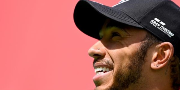 赛道下的建树 小汉用个人影响力推动全世界的进步