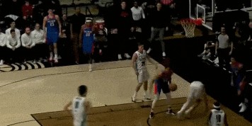 九游体育-14+17！太牛逼了！混音队友点评杨瀚森...