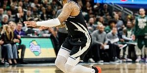 九游体育APP-雄鹿裁利拉德签特纳！Marks：有点孤注一掷的意思 但他们别无选择